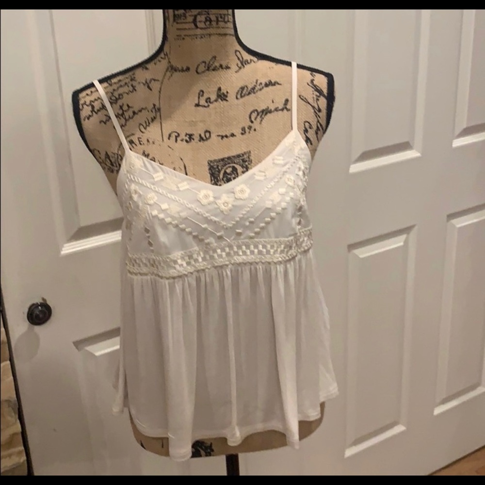 AE Beautiful Detailed Blouse.  Sz M.